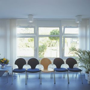 Ventanas y puertas de PVC en Almería - Ventana Pivotante 2 - Kommerling