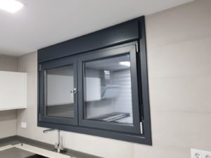 ventana oscilobatiente color